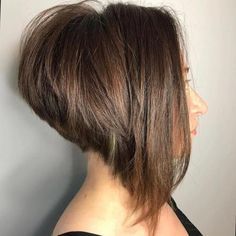 Steeply Angled Bob for Straight Hair Short Aline Haircuts, Bob Inversat, Wavy Inverted Bob, Shorter Haircuts, Bob Lung, Inverted Bobs, Short Layered Hairstyles, Haircuts Layered, Inverted Long Bob