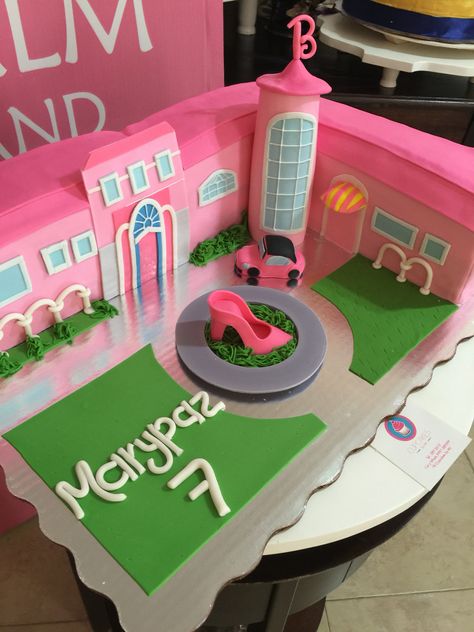 Barbie Dream House Cake, Children Cake, House Cookies, Gingerbread House Cookies, House Cake, Barbie Cake, Barbie Dream, Barbie Dream House, Barbie House