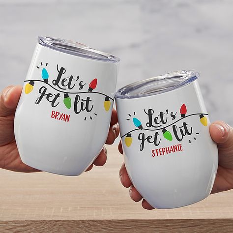 Wine Glass Christmas Decor, Christmas Wine Glasses Vinyl, Cricut Christmas Ideas, Christmas Cups, Custom Family Tree, Lets Get Lit, Lights Design, Wine Cup, Tumbler Cups Diy