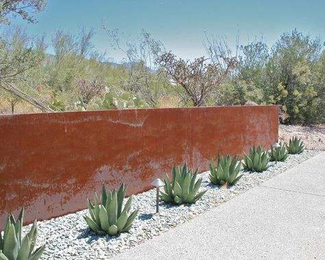 Cool rusted metal wall. Also like Merri Gale and Donald's with the metal panels and curve. Succulent Landscape Design, Succulent Landscaping, Modern Landscape Design, Modern Landscape, Desert Garden, Mediterranean Garden, Agaves, Landscaping Tips, Cactus Garden