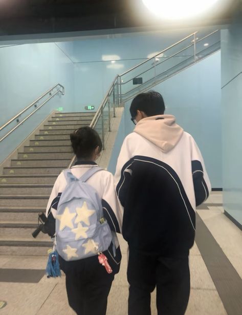 school uniform cute couple Yn With Boyfriend School, Couple In School Hallway, Ullzang Couples School, School Couples Aesthetic, Couple In School Aesthetic, Couple School Photos, Boyfriend In School, Cute School Couples, Cute Couple Pics School