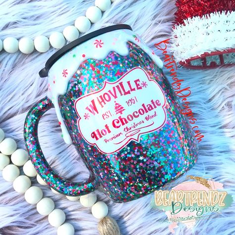 Christmas Tumblers Epoxy, Resin Mugs, Hot Cocoa Christmas, Tumbler Inspiration, Epoxy Cups, Glitter Yeti, Christmas Cups, Cocoa Christmas, Homemade Stuff