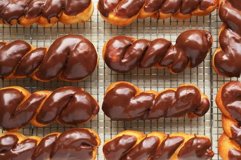 The Classics: Chocolate Doughnut Twists - The Candid Appetite Doughnut Twists, Chocolate Doughnut, Cream Filled Donuts, Chocolate Doughnuts, No Rise Bread, Filled Donuts, Twisted Recipes, Doughnut Recipe, Fried Dough