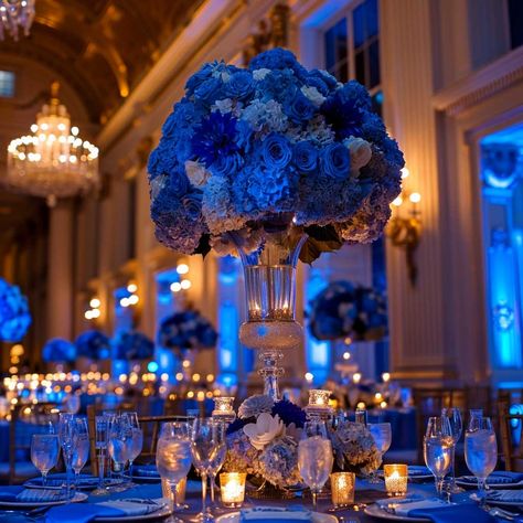 Blue Wedding Set Up, Royal Blue And Cream Wedding, Mehendi Wedding Decor, Sapphire And Silver Wedding Theme, Royal Blue Wedding Ideas Decoration, Dark Blue Winter Wedding, Royal Ball Decor, Dark Blue Wedding Decorations, Blue Florals Wedding