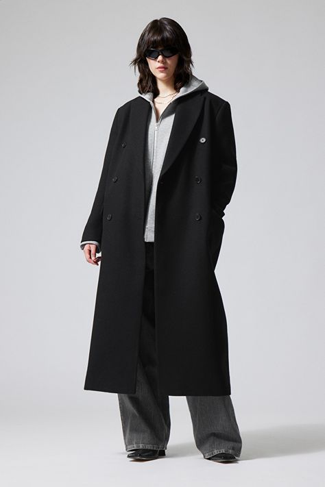 Alex Oversized Wool Blend Coat - Black - Weekday WW Black Wool Coat Outfit, Oversized Wool Coat, Swedish Street Style, Navy Coat, Weekend Dresses, Longline Coat, Black Wool Coat, Winter Outfit Inspiration, Oversized Coat