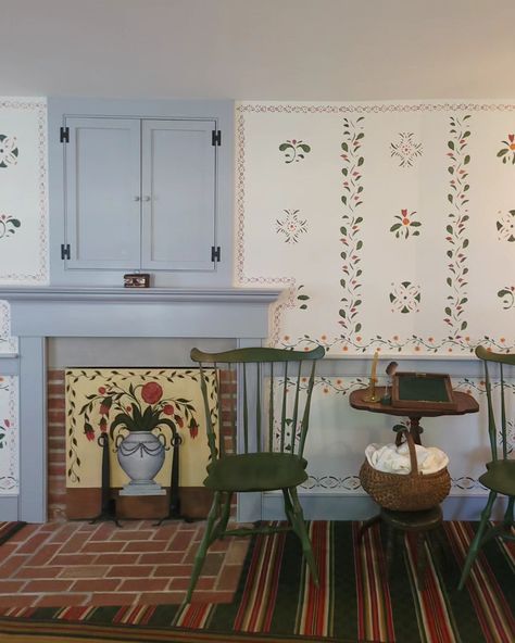 Enjoy some early American folk art in the newly restored Joseph and Emma Smith home in Kirtland, OH! The house was recently reacquired and restored by the Church of Jesus Christ of Latter-day Saints after ten years of design research. The trim color is original, and at least one piece of furniture is original to the home - the dining table in the parlor. (Picture 10) The folk art on the walls, floors, tables, and trinkets was what immediately caught my attention and tickled my design sense... Modernist Folk Interior, Modern Folk Home, Modern Folk Interior, Modern Folk Interior Design, Folk Interior Design, Folk Interior, Emma Smith, Modern Folk, Italian Villa