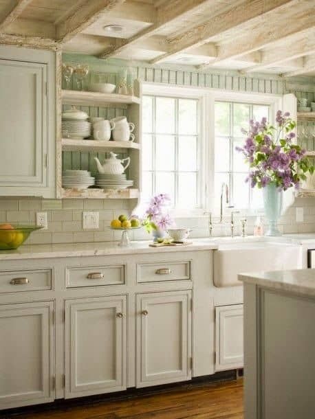 Cottage Kitchen Inspiration, French Cottage Kitchen, Trendy Farmhouse Kitchen, Farmhouse Kitchen Backsplash, Country Kitchen Designs, French Country Kitchens, Farmhouse Kitchen Cabinets, Small Farmhouse, Country Kitchen Decor