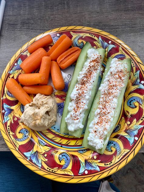 Hummus And Cottage Cheese, Sausage And Cottage Cheese, Mustard And Cottage Cheese Diet, Cottage Cheese And Mustard Diet, Cottage Cheese Cucumber, Cottage Cheese Ideas, Cottage Cheese Diet, Cucumber Boats, Light Foods