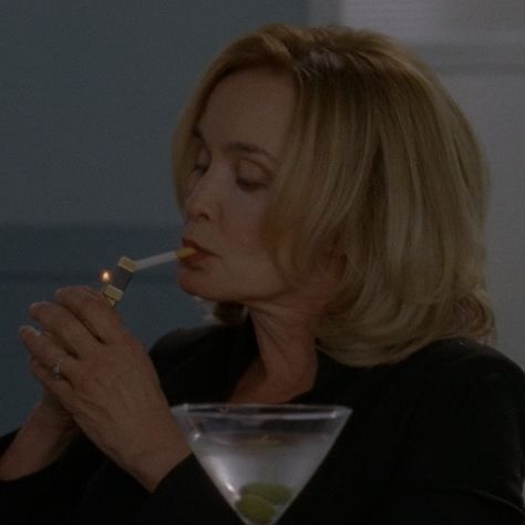 jessica lange icon american horror story: coven Jessica Lange American Horror Story, Ahs Witches, Jessica Lange Ahs, Fiona Goode, Ahs Coven, American Horror Story Coven, Ryan Murphy, Cult Movies, When I Grow Up