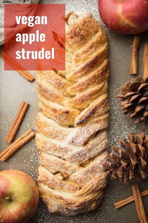 Apple Recipes Vegan, Apple Strudel Puff Pastry, Puff Pastry Braid, Pastry Braid, Apple Pastry, Strudel Recipes, Vegan Pastries, Apple Puff Pastry, Puff Pastry Desserts