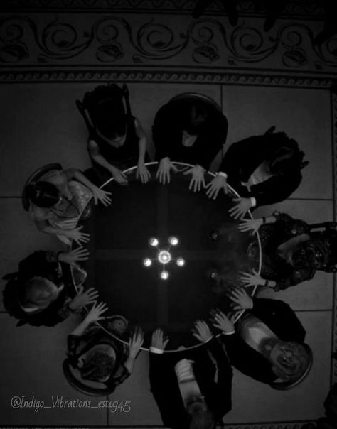 Arte Occulta, A Group Of People, Penny Dreadful, Arte Obscura, Season Of The Witch, Witch Aesthetic, Group Of People, Witchy Woman, Witchy Vibes