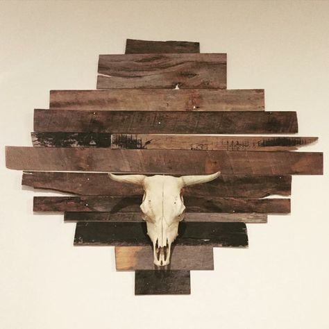 Cow Skull Mount Ideas, Long Horn Pictures, Longhorn Skull Decor Living Room, Bull Skull Wall Decor, Cow Skull Decor Living Room, Ranch Glam, Longhorn Skull Decor, Skull Mount Ideas, Longhorn Skull Art