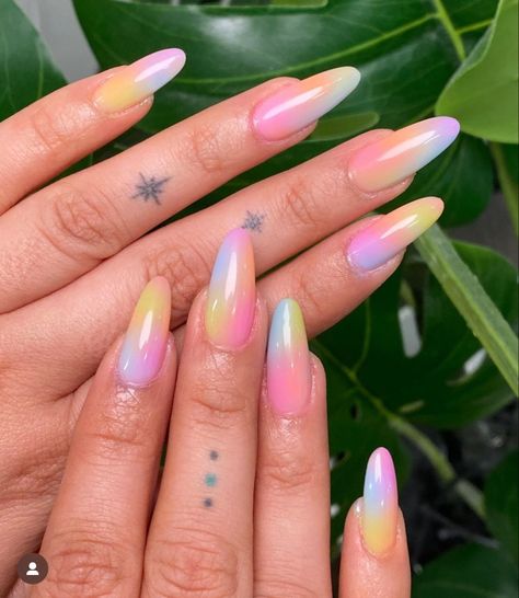 Tie Dye Almond Nails, Nail Art Neon Colors, Almond Rainbow Nails, Almond Nails Rainbow, Rainbow Aura Nails, Almond Nail Ideas Summer, Rainbow Unicorn Nails, Irridecent Design Nails, Rainbow Summer Nails