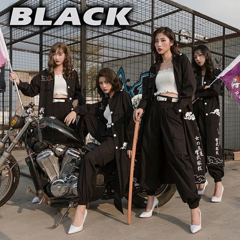 Bosozoku Fashion, Tokyo Revengers X Reader, Japanese Street Fashion, Lady Biker, Asian Outfits, X Reader, Girl Gang, Cute Friends, Japan Fashion