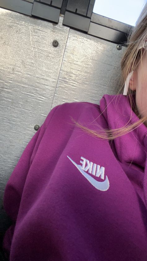 Nike Sweatshirt Outfit, Purple Nike Hoodie, Nike Hoodie Outfit, Fall Trends Outfits, Purple Nikes, Hoodie Aesthetic, Purple Hoodie, Casual Preppy Outfits, Nike Sweatpants