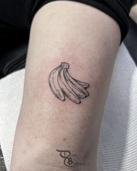 Banana Tattoo Small, Banana Tattoo Minimalist, Tiny Nature Tattoo, Banana Tattoo, Tiny Tats, Fruit Tattoo, Banana Fruit, Small Banana, Black Color Hairstyles