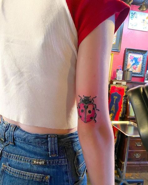 Colored Ladybug Tattoo, Ladybug Back Tattoo, A Bugs Life Tattoo, Ladybug Tattoo Big, Ladybug Elbow Tattoo, Heart Ladybug Tattoo, Ladybug Tattoo Traditional, American Traditional Ladybug, Traditional Ladybug Tattoo