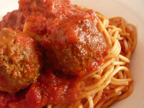 Cleveland doesn't disappoint in the pasta department, that's for sure. Lasagna, anyone? Crockpot Pasta Recipes, Resep Pasta, Crockpot Pasta, Italian Meatballs Recipe, Square Recipes, Meatball Recipe, Homemade Meatballs, Italian Meatballs, Spaghetti And Meatballs