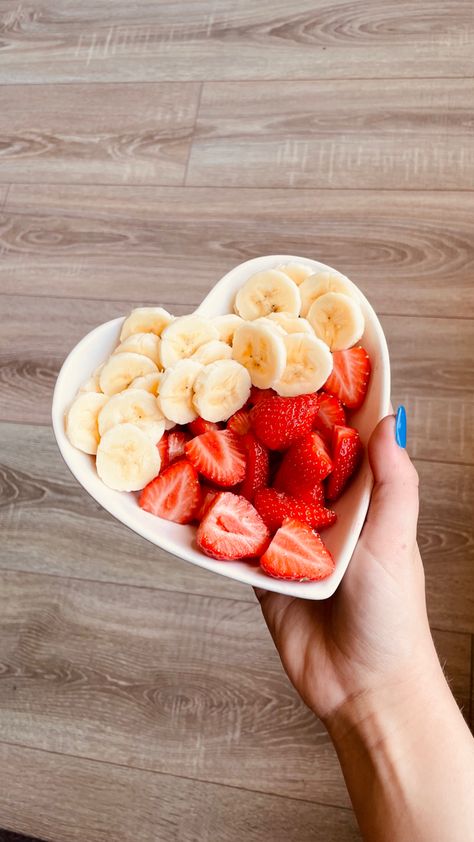 Strawberry Banana Aesthetic, Fruit Bowl Aesthetic, Ultra Milk, Fruits Recipes, Pitaya Bowl, Strawberry And Banana, Strawberry Bowl, Fruit Recipes Healthy, 2024 Board