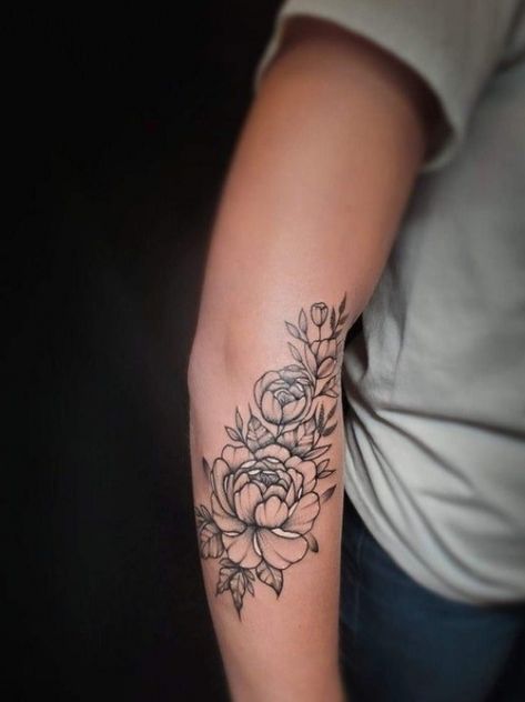 Peony Flower Tattoo, Best Flower Tattoos, Peony Flower Tattoos, Med Tech, Flower Tattoo Sleeve, Lily Tattoo, Tattoo Sleeve Designs, Flower Tattoo Designs, Peony Flower