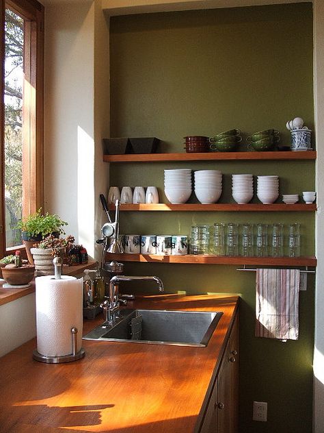 love these open shelves w/the olive wall, check out the whole kitchen and house on flickr, absolutely beautiful Shelves Mugs, American Kitchen, Regal Design, House Apartment, Ideas Casa, River House, Diy Farmhouse, Kitchen Remodeling, Kitchen Shelves