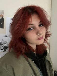 Dyed Red Hairstyles, Hair Styles Redhair, Short Haircuts For Women Red Hair, Short Hairstyle Women Curtain Bangs Wavy, Red Hair On Short Hair, Red Hair People, Grunge Layered Hair Medium, Short Red Hairstyle Women, Red Wolfcut Short