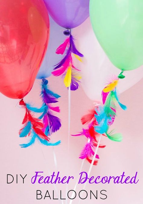 How to Decorate Balloons with Feathers #balloondecorations #balloons #feathercrafts #ballooncrafts #balloonideas Balloons With Feathers, Decorate Balloons, Balloon Craft, Ideas Fiesta, Balloon Tassel, Crafts Origami, Balloon Crafts, Balloon Ideas, Feather Crafts