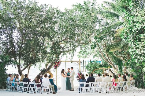 Best Affordable Florida Wedding Venues To Fit Your Budget - See Prices Key Largo Wedding, Florida Wedding Reception, Florida Keys Wedding Venues, Taylor Wedding, Florida Keys Wedding, Wedding Destinations, Weekend Wedding, Beachfront Hotels, Florida Wedding Venues