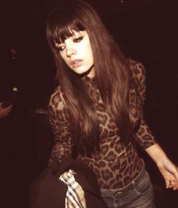 lily allen Lily Allen, Dark Hair, Long Hair, Leopard Print, A Woman, Lily, Black And White, Tumblr, Pants