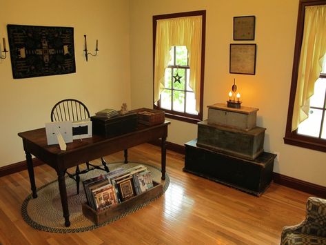 Primitive Office, Primitive House Decor, Yesterday Once More, Early American Decor, Primitive Living Room, Primitive House, Journal Magazine, Primitive Homes, Country Decorating