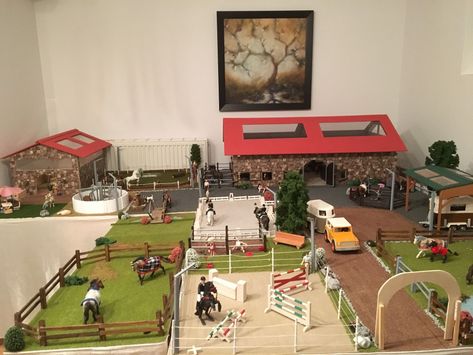 Schleich Horses Stable Diy, Shelich Horses, Schleich Horses Diy, Diy Schleich Horse Stuff, Schleich Diy Ideas, Diy Horse Toys, Horse Girls Bedroom, Horse Stables Design, Schleich Horses Stable