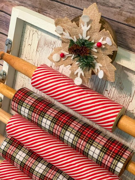 Rolling Pin Display, Farmhouse Rolling Pins, Rolling Pin Crafts, Live Christmas Trees, Pin Crafts, Decoupage Decor, Bee Inspired, Rolling Pins, Tree Crafts