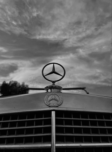 #cars #carlifestyle #carlovers #lifestyle #goals #girlboss #aesthetic #blackandwhite #vintage #vintagestyle #mercedes #mercedesbenz Mercedes At Night, Mercedes 230, Girlboss Aesthetic, Old Mercedes, Lifestyle Goals, Mercedes Car, At Night, Random Stuff, Mercedes Benz