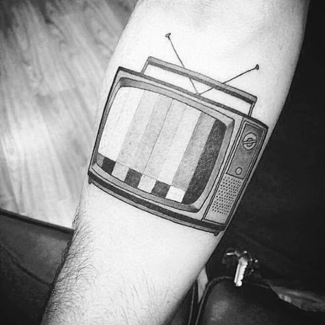 Tv Tattoo Ideas, Tv Tattoo, Pizza Tattoo, Seahorse Tattoo, Movie Tattoos, Clever Tattoos, Tattoo Zeichnungen, Television Set, Dad Tattoos