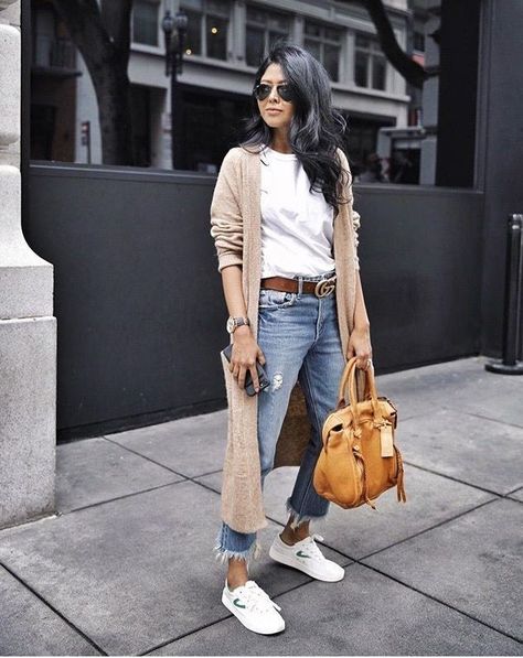 Cold Saturday Outfit, New York City Outfits Spring Casual, Weekend Casual Outfits For Women, Saturday Casual Outfit Winter, Saturday Looks Casual Weekend Outfit, West Coast Style Clothes, Spring 2025 Fashion Trends Women, Casual Streetwear Women, Vacation Lookbook