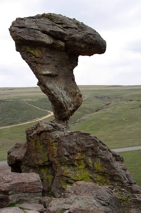 balancing rock. idaho Balanced Rock, Natural Structures, Natural Rock, Natural Phenomena, Rock Formations, Land Art, Natural Environment, A Rock, Fantasy Landscape