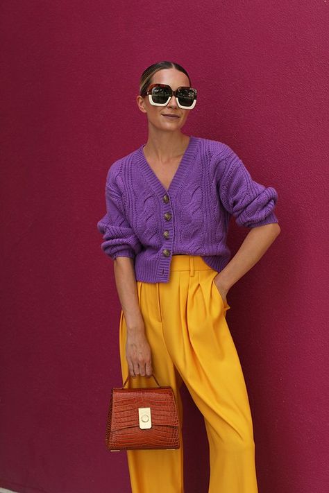 Color Outfits, Colour Combinations Fashion, Color Blocking Outfits, Color Combinations For Clothes, Yellow Pants, Moda Chic, Pullover Outfit, Purple Outfits, Colour Blocking