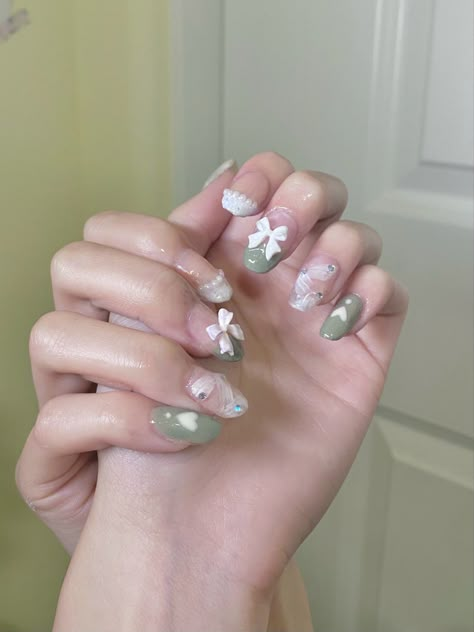 Korean Nail Art Almond Shape, Pretty Pastel Nails, Mint Green Nails Aesthetic, Korean Green Nails, Green Nails Korean, Nailart Green, Nail Art Sage Green, Green Korean Nails, Gel Nails Korean