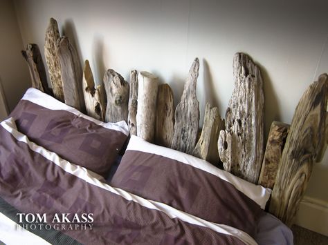 Driftwood Bed, Furniture Made From Pallets, Driftwood Headboard, Wabi Sabi Bedroom, Natural Wood Decor, Made From Pallets, Driftwood Furniture, New Flat, Drift Wood