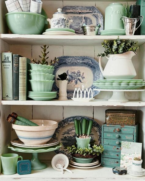 Jen | Vintage Home Stylist | New year, new cabinet look. We woke up to an icy winter wonderland outside, and it inspired me to update our kitchen cupboard with blues… | Instagram Antique Booth Ideas, Dish Display, Hutch Decor, China Hutch, Antique Booth, Flea Market Decorating, Bookcase Decor, Blue Transferware, Cabinet Style