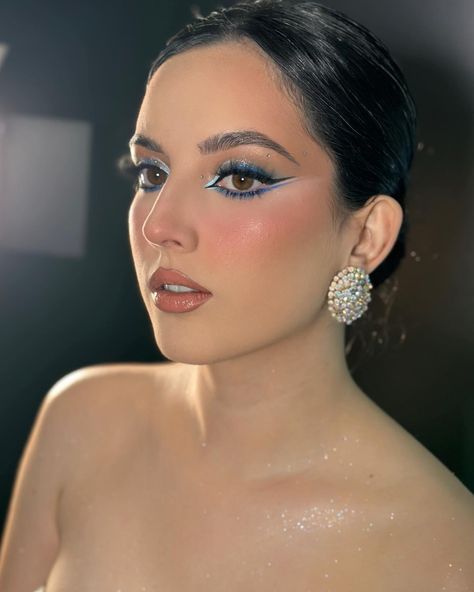 Makeup Blue Dress Wedding, Makeup Look For Blue Dress, Blue Dress Makeup Ideas, Prom Makeup For Blue Eyes, Royal Blue Makeup Looks, Makeup For Blue Dress, Makeup Azul, Makeup Ojos, Glam Wedding Makeup