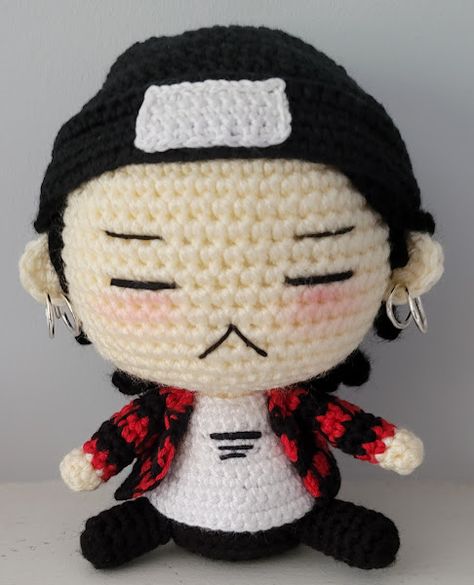 Crochet Kpop Doll, Bt21 Crochet Free Pattern, Yoongi Sitting, Bts Crochet Pattern, Mushroom Jewelry Holder, Bts Crochet, Triple Crochet, Koro Sensei, Crochet Fairy