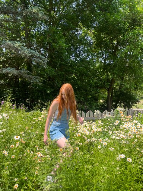 Flower Child Aesthetic Outfit, Levi Overalls, Redhead Aesthetic, Wildflower Aesthetic, Emory Scott, Lily Evans Potter, Overalls Summer, Outfit Hiking, Granola Girl Aesthetic