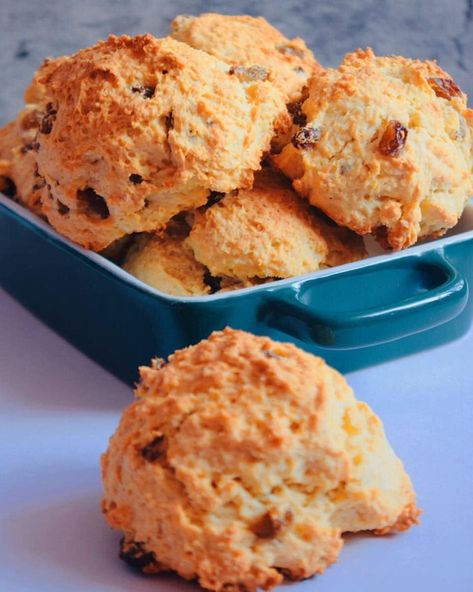 Coconut rock buns Ingredients 2 cups... - Bakers chat forum | Facebook Spinach Brownies Recipes, Jamaican Easter Bun Recipe, Spinach Brownies, Coconut Bake, Coconut Drops, Coconut Scones, Rock Buns, Coconut Loaf Cake, Coconut Loaf