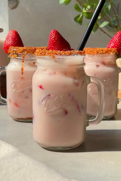 The Best Mexican Strawberry Agua Fresca Recipe - Foodima Strawberry Fresca, Strawberry Agua Fresca Recipe, Strawberry Agua Fresca, Agua Fresca Recipe, Alternative Sweeteners, Ice Milk, Agua Fresca, Agave Syrup, Different Fruits