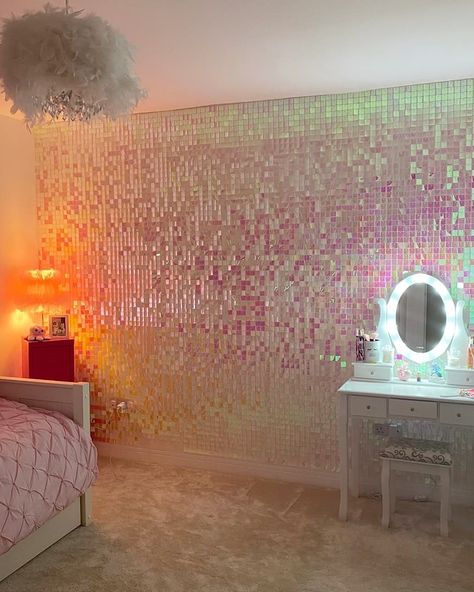 Sequins Wall, Glitter Wallpaper Bedroom, Sequin Wallpaper, Sparkly Walls, Glitter Bedroom, Dance Studio Decor, Luxury Bedroom Sets, Sequin Wall, Rent House