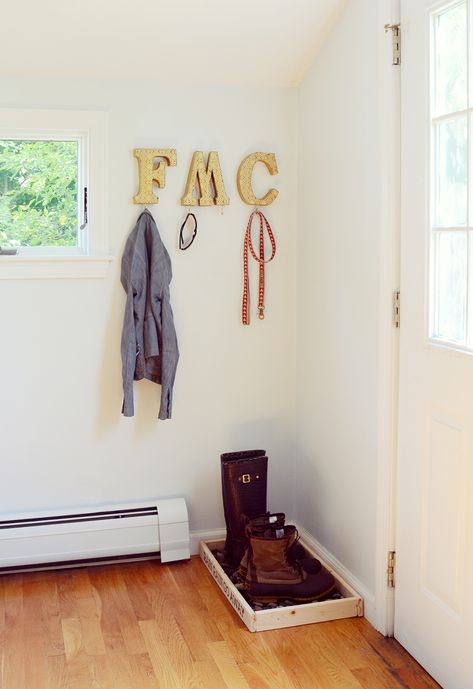 Diy Monogram Letters, Bottle Opener Diy, Letter Hooks, Entryway Hooks, Diy Monogram, Diy Entryway, Wall Mounted Bottle Opener, Diy Decorating, Girls Bathroom