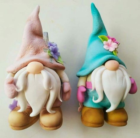 Clay Gnomes Diy, Polymer Gnome, Air Dry Clay Gnomes, Clay Gnomes Diy How To Make, Clay Gonk, Polymer Clay Projects Ideas, Polymer Clay Gnomes, Polymer Clay Fairy Garden, Gnome Polymer Clay