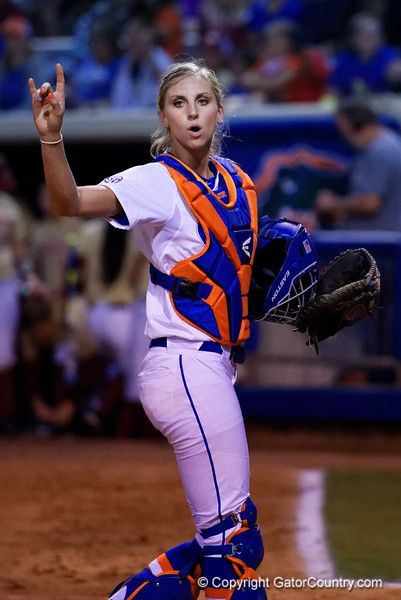 Womens Jersey Outfit, Softball Humor, Softball Goals, Florida Softball, Cute Florida Gator Outfits, Florida Gators Gymnastics, Gators Softball, Softball Aesthetic, Travel Softball