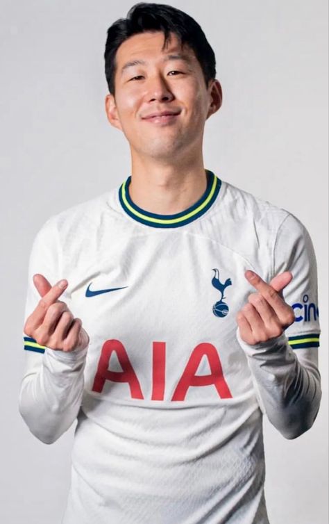 Son Min Hyung, Heung Min Son, Vespa Illustration, Son Photoshoot, Son Gift, Anime Guys, Bts, Football, Quick Saves